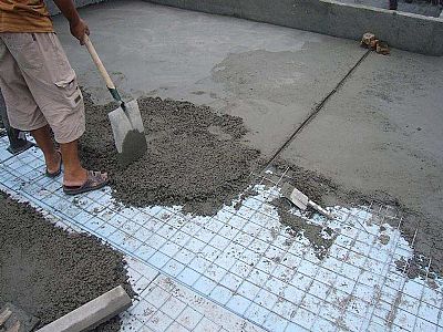 在絕熱層上做一層建筑網片加固層的基礎